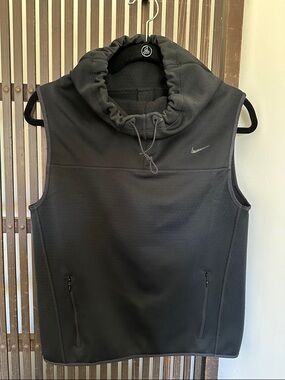 Nike Black Women's Sleeveless Pullover Vest with High Collar